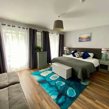 6 New Street Selfcatering 2 *